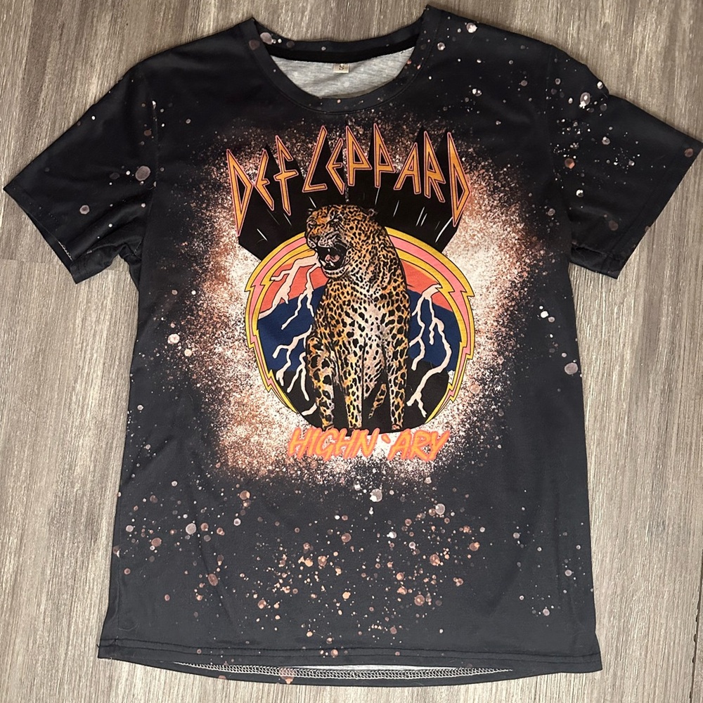 Def Leppard Graphic Bleach Tee – Leopard Print | Small | Rock Band T-Shirt